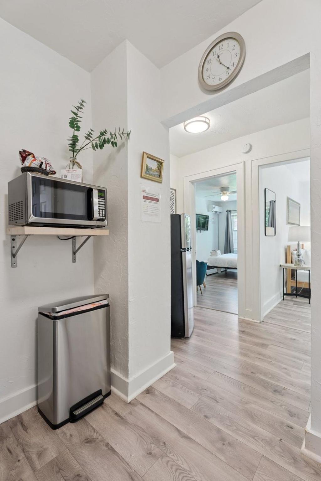 Chic 2br Retreat Near Paseo #31b Holiday home