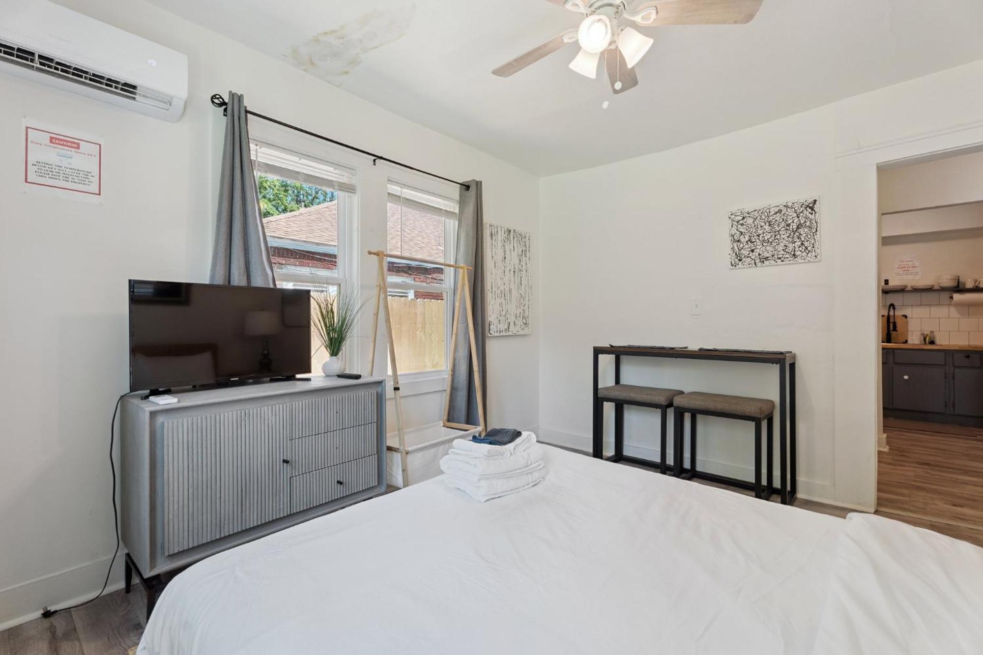 Chic 2br Retreat Near Paseo #31b Holiday home Oklahoma City